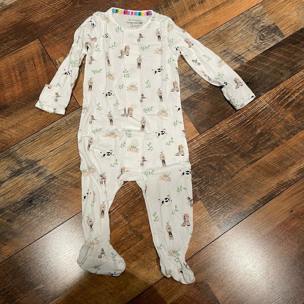 Magnetic Me Footie